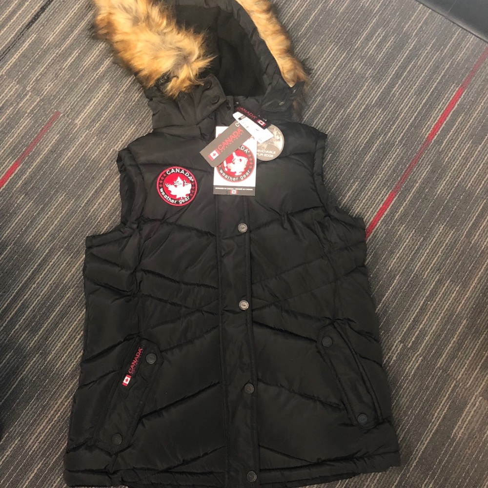 Canada Weather Gear Puffer Vest